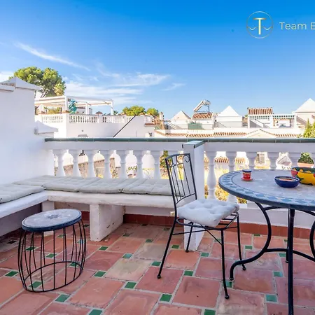 Сasa de vacaciones Rooftop Terrace Close To Burriana And Town Center Nerja