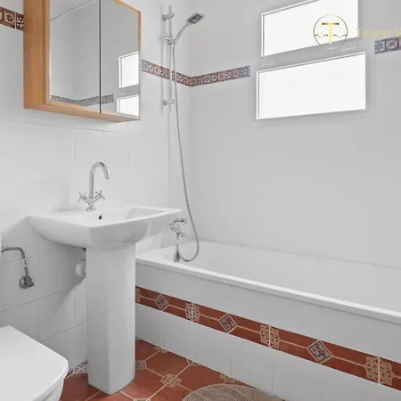 Сasa de vacaciones Rooftop Terrace Close To Burriana And Town Center Nerja