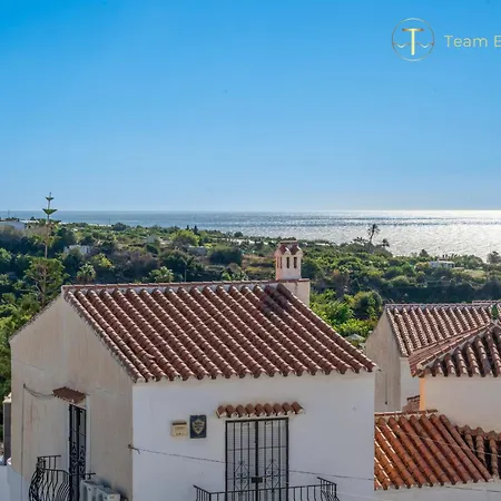 Feriehus Rooftop Terrace Close To Burriana And Town Center Nerja